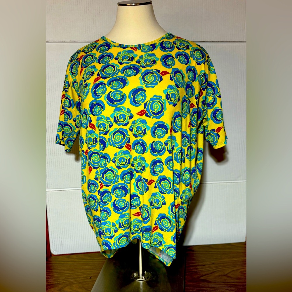 LuLaRoe XL HIGH/ low yellow, green , blue floral top.
